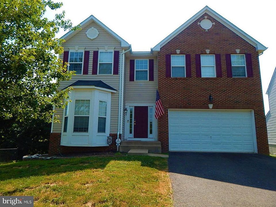 1st image of 909 Lakewood Cir