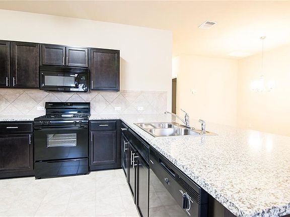 4th image of 510 Brashear Ln