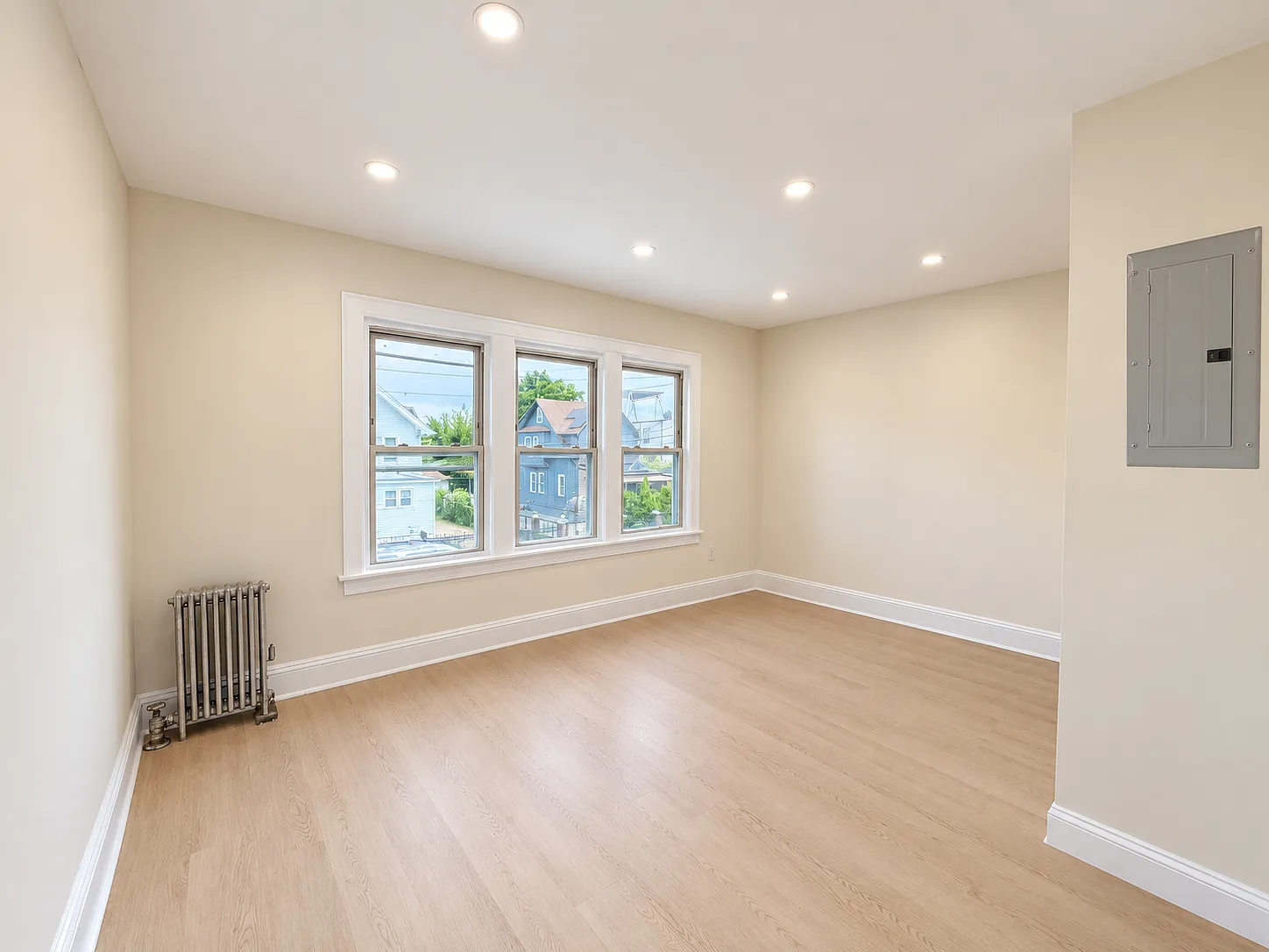 1 bed, 500 sqft, $2,400 — Photo 2