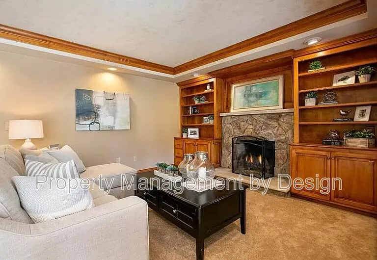 921 Vineland Ct — Photo 25