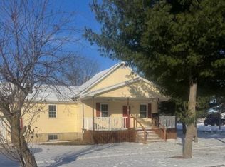 439 E Clay St, Roodhouse, IL 62082