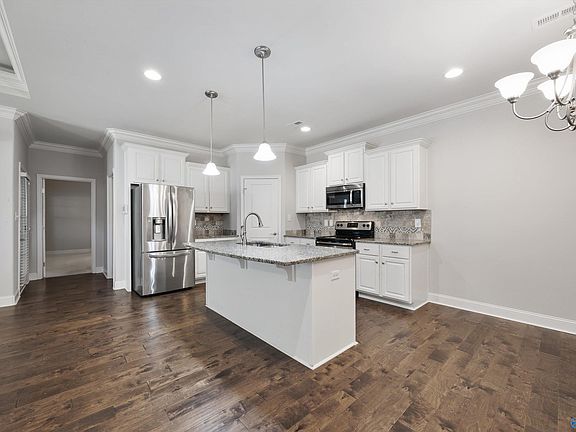 5th image of 48 Moore Farm Cir NW Unit 48