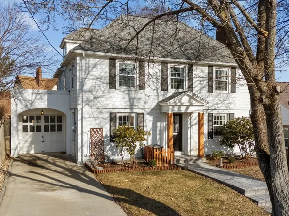 14 Matthews St, Binghamton, NY 13905