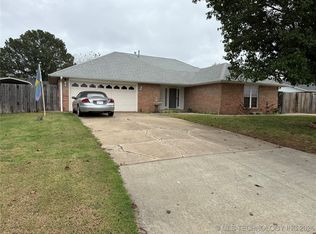 612 Westwood Dr, Claremore, OK 74017