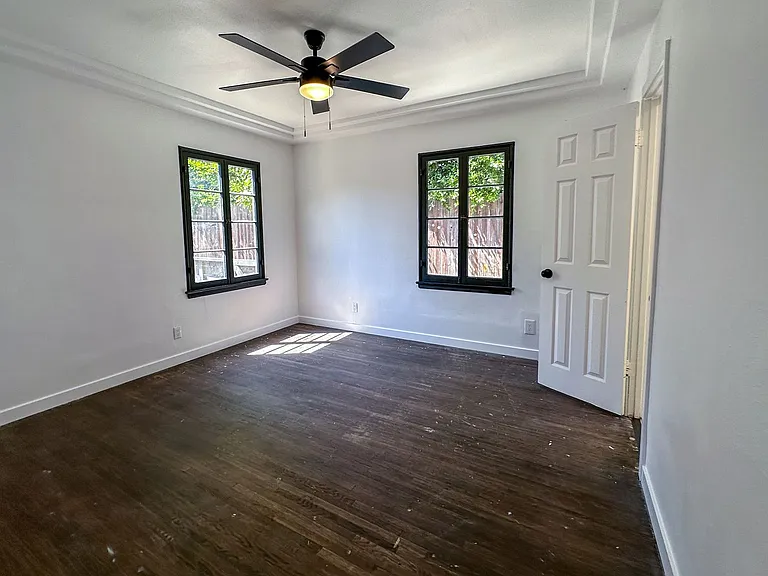 1521 S Stanley Ave — Photo 15