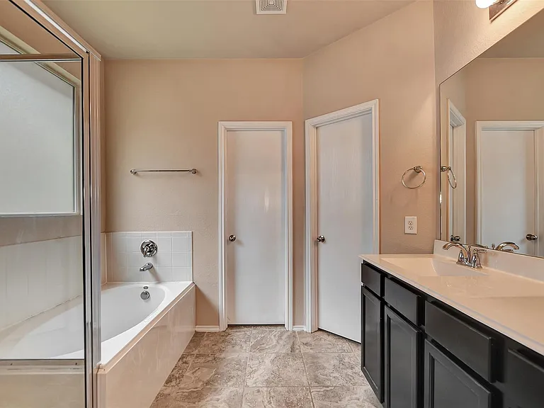 11426 Noble Ct — Photo 26