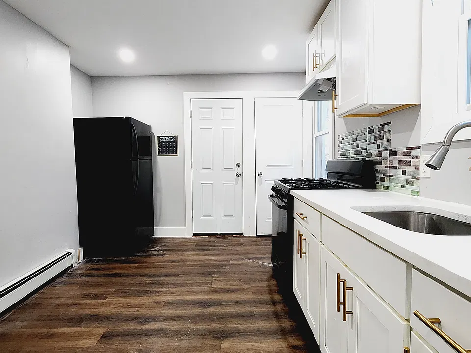 122 Orient Ave #3