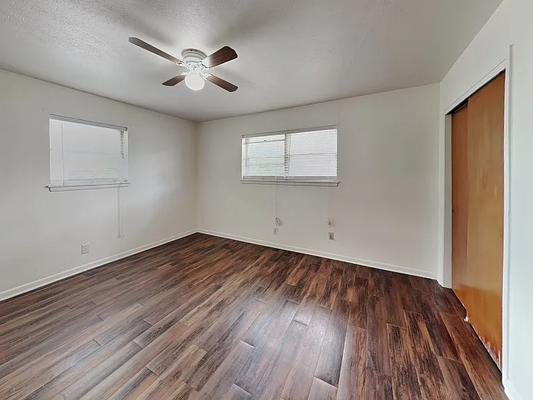 5311 Purington Ave — Photo 10
