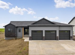 4840 Papillion Dr, Rapid City, SD 57703