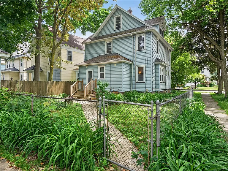 919 S Goodman St — Photo 2