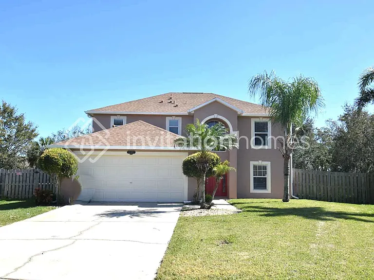 2210 Brookshire Cir — Photo 1