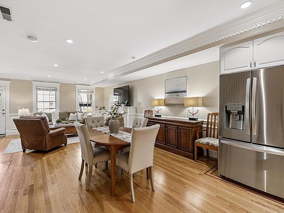 2nd image of 578 E Broadway APT 1