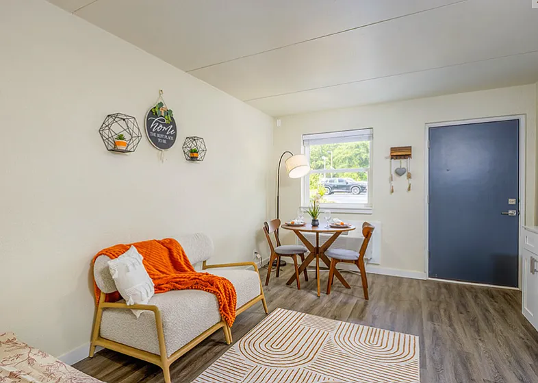 Broadview Apartments — Photo 4