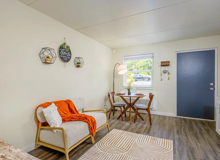 Broadview Apartments — Photo 4