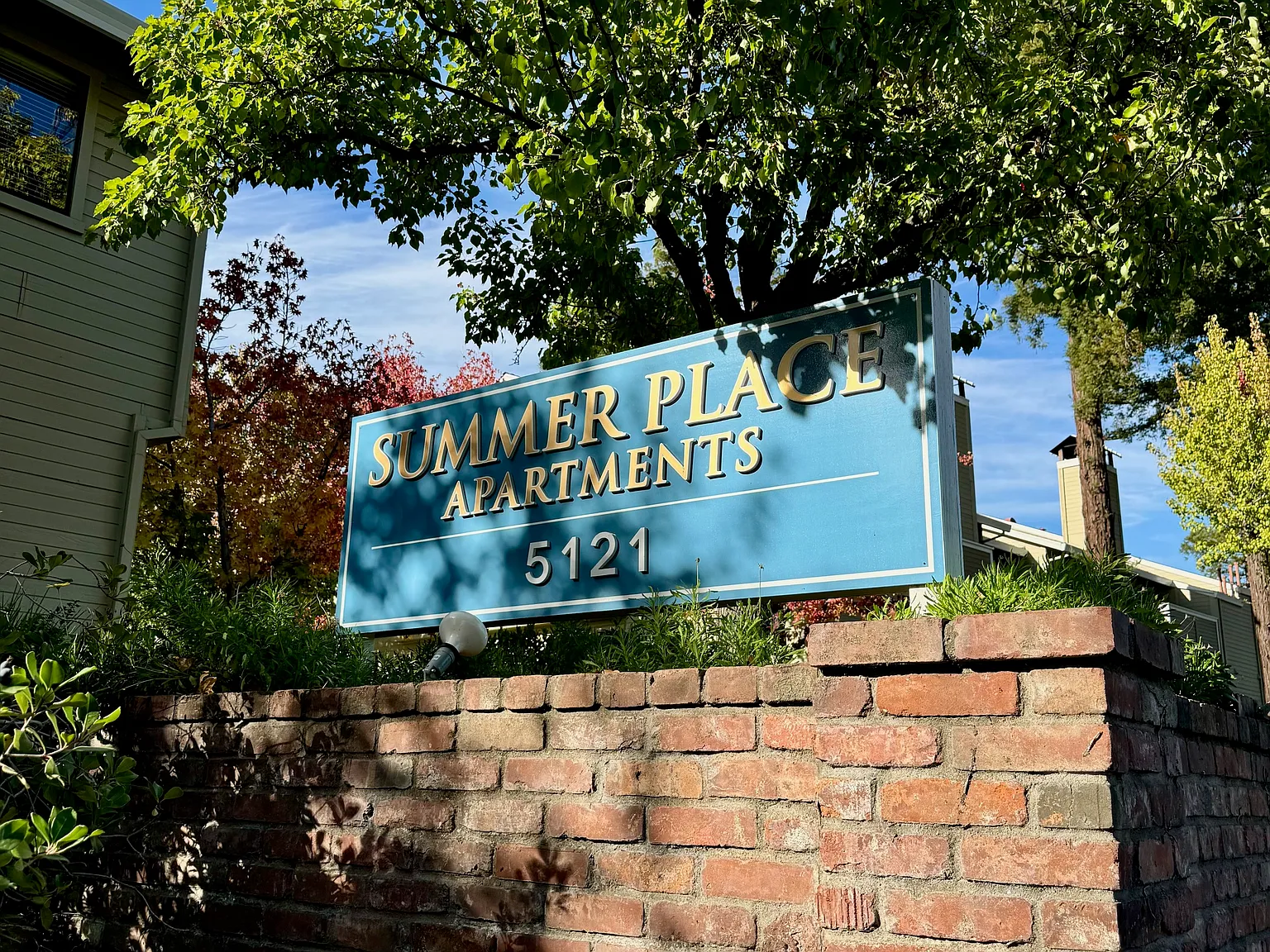 Summer Place Apartments — Photo 1