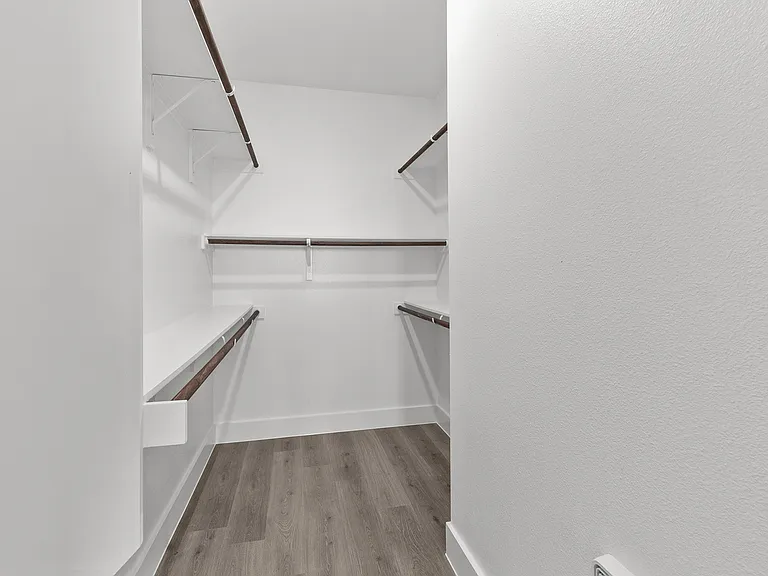 B1-Cove-Closet B1-Cove-Closet