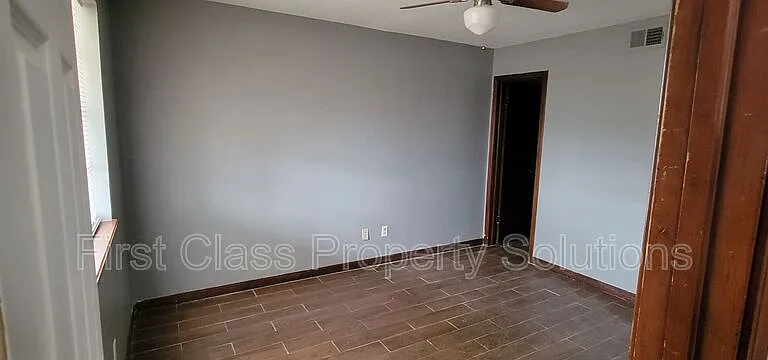661 NW 16th St — Photo 31