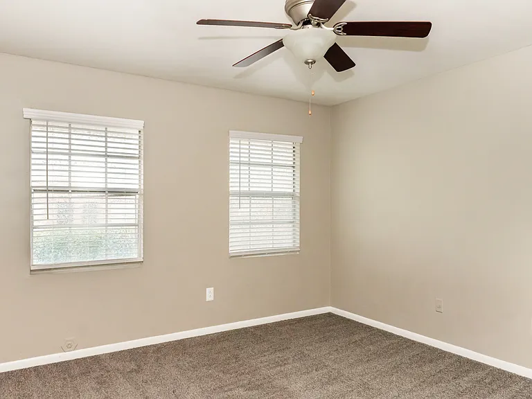 Willow Ridge Apartments — Photo 32