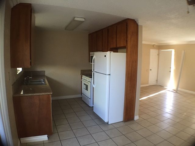 1st image of 73591 Sunnyslope Dr APT D