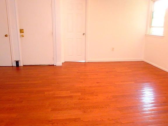 3rd image of 60 6th Ave #3