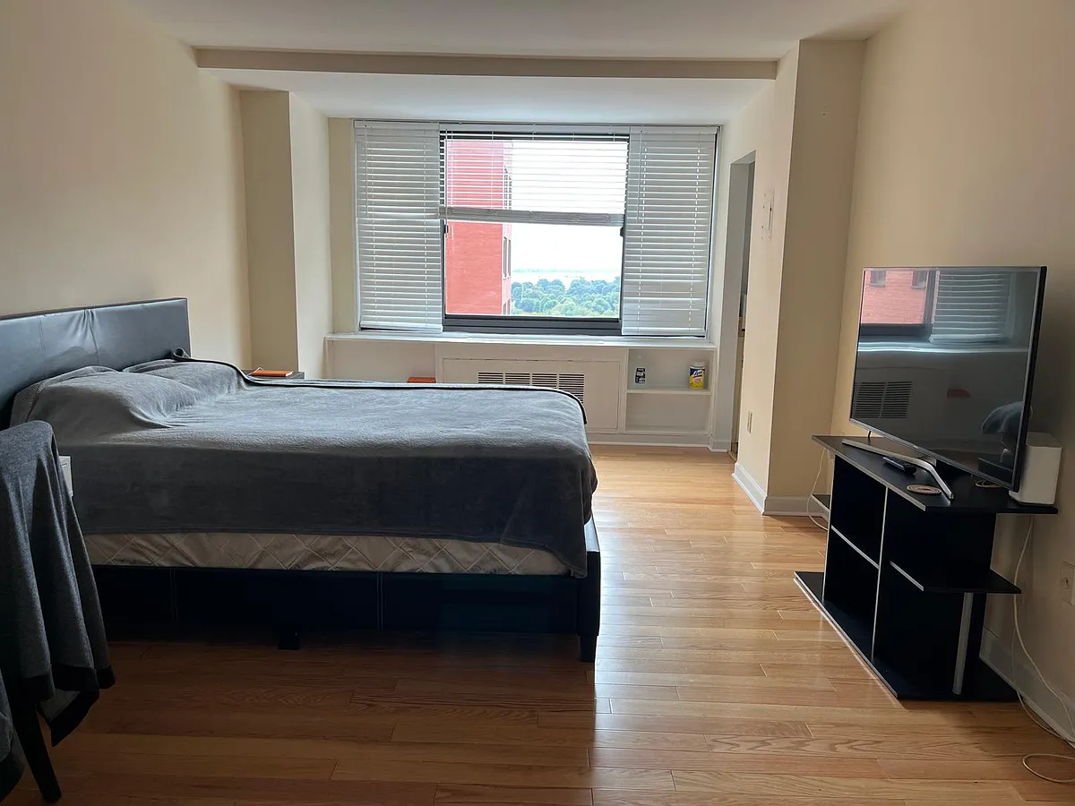 Building Photo - 1021 Arlington Blvd #1038A