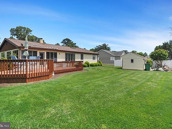 5th image of 31108 Edgewater Dr
