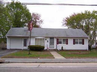 1806 W Shore Rd, Warwick, RI 02889