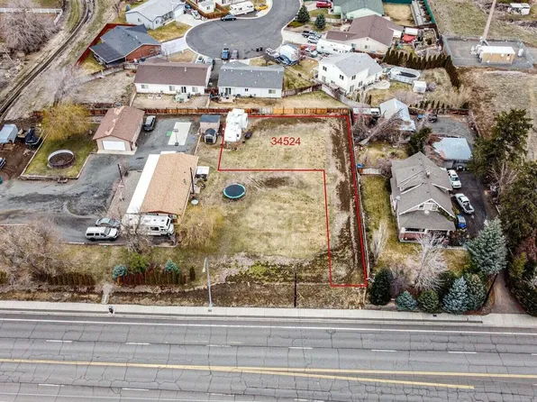 8905 Tieton Dr, Yakima, WA 98908