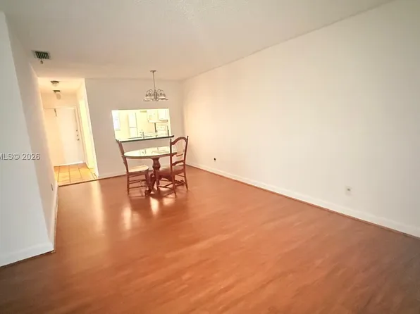 10452 NW 10th St #206, Hollywood, FL 33026