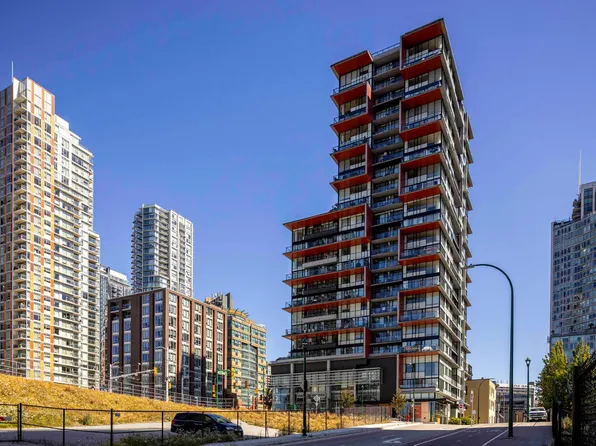 1325 Rolston St #506, Vancouver, BC V6B 0M2