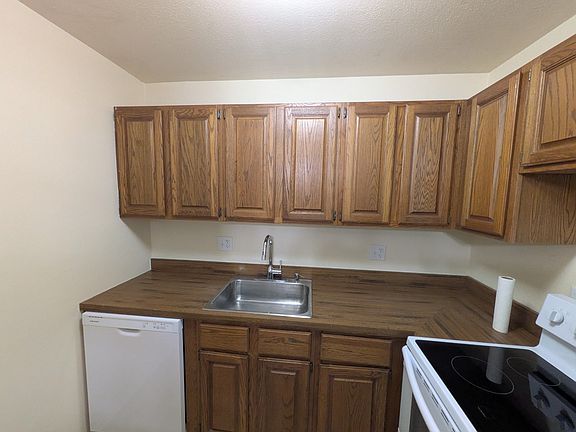 5th image of 715 Grove Dr APT 205