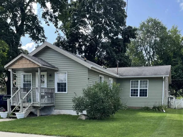 1321 Barham Ave, Janesville, WI 53548