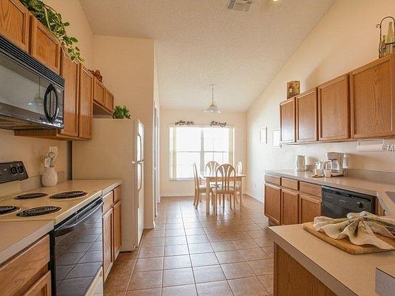3rd image of 7922 Golden Pond Cir