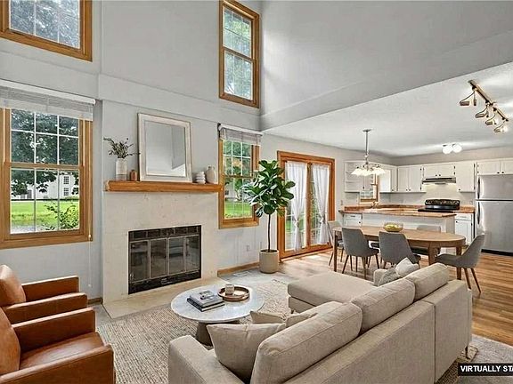 3rd image of 8042 Belair Ln