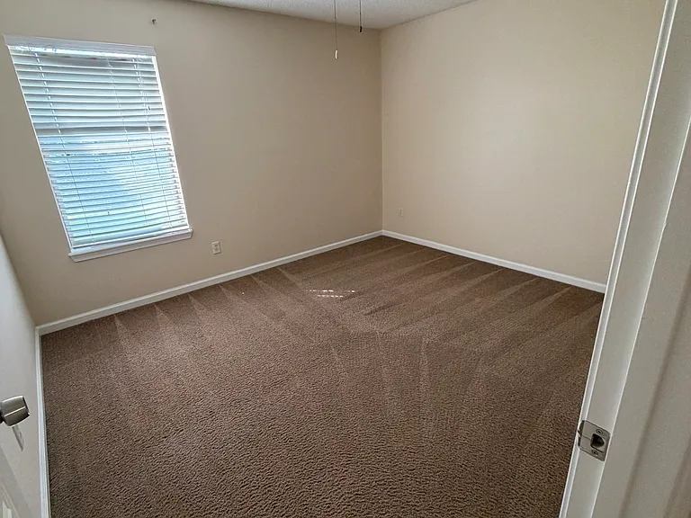 6304 Lake Plantation Dr — Photo 6