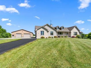 N5319 Nancy Ln, Iron Ridge, WI 53035