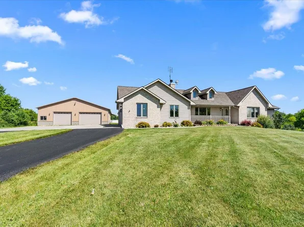 N5319 Nancy LANE, Iron Ridge, WI 53035