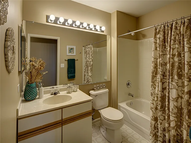 HighPoint Community Apartments — Photo 22