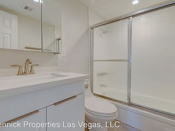 5th image of 448 Jefferson Blvd APT 4