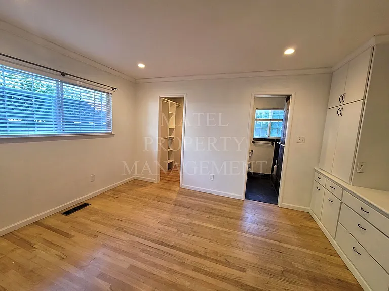 409 Birchwood Ct — Photo 12