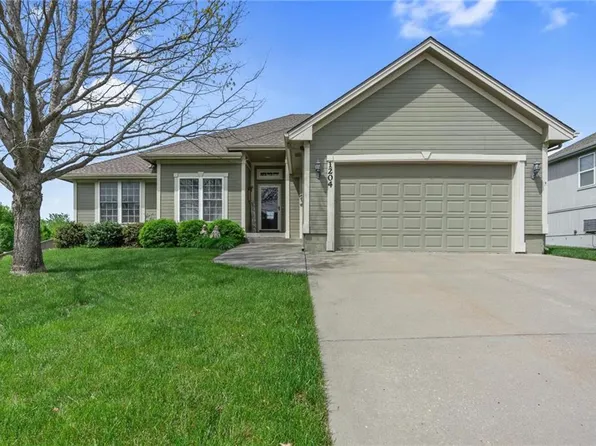 1204 Silhouette Dr, Kearney, MO 64060