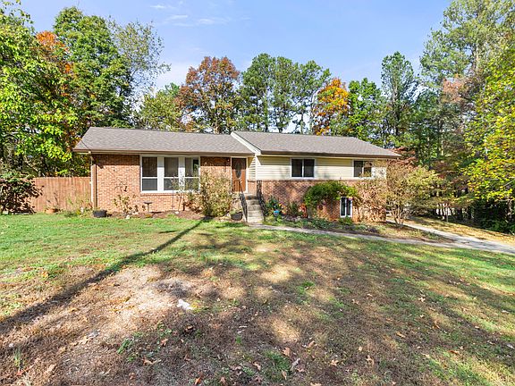 3rd image of 1125 Clermont Dr
