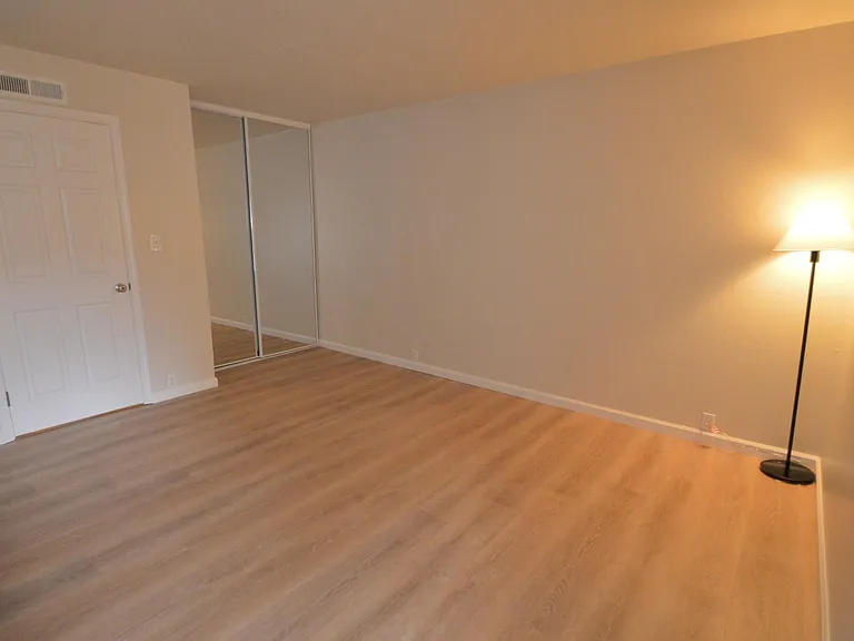 7275 Valley Trails Dr — Photo 16