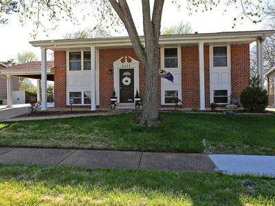 2215 Gladiator Dr, Fenton, MO, 63026