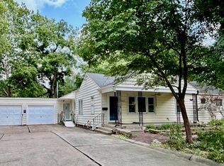 2406 SW Burnett Rd, Topeka, KS 66614