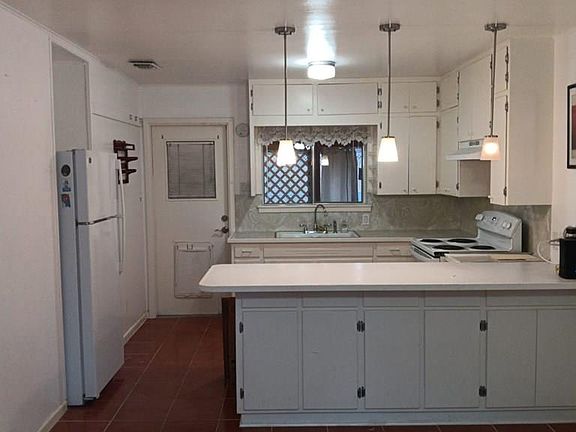 2nd image of 1714 Carthage Ct