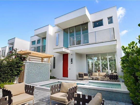 2nd image of 365 Banyan Blvd
