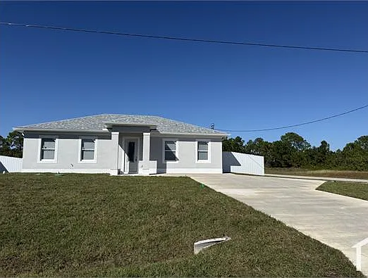 946 Hansen St E — Photo 10