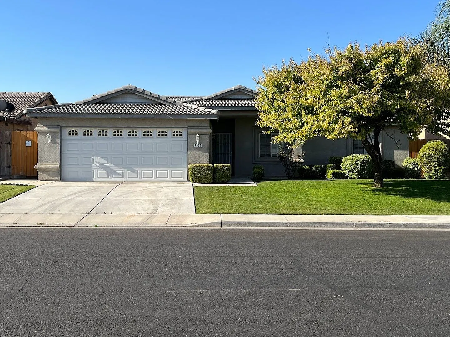 5205 Casa Bonita Dr photo 1