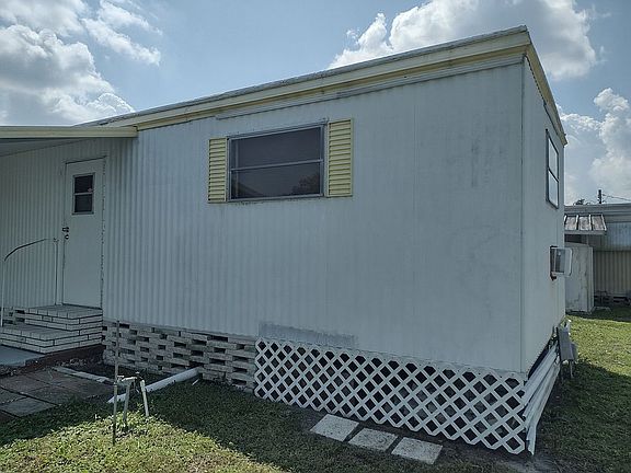 3rd image of 1817 Eppie Pl